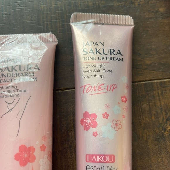 Sakura Skincare Set - Picture 6 of 9